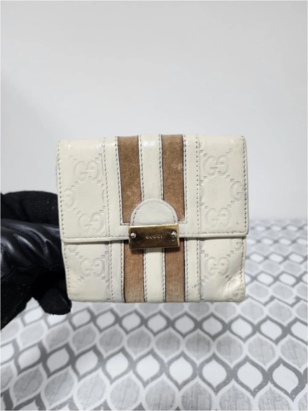 Authentic Gucci Vintage GG Signature Leather Compact Wallet Cream/Brown - Picture 1 of 15